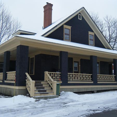 Dans Les Draps De Morphee Bed & Breakfast Campbellton Dış mekan fotoğraf