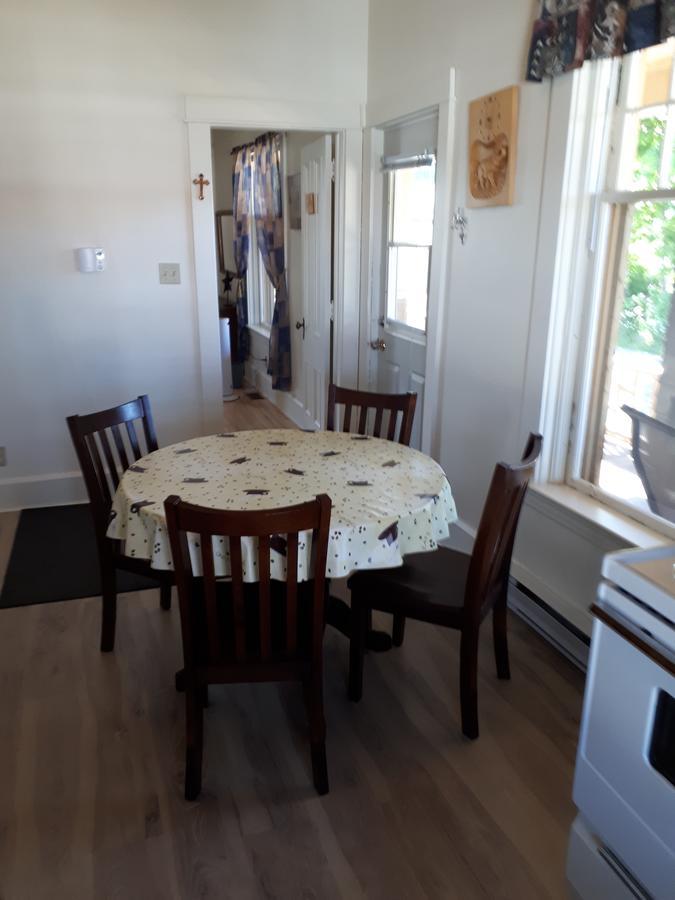 Dans Les Draps De Morphee Bed & Breakfast Campbellton Dış mekan fotoğraf