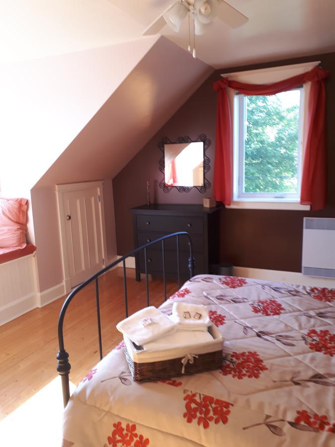 Dans Les Draps De Morphee Bed & Breakfast Campbellton Dış mekan fotoğraf