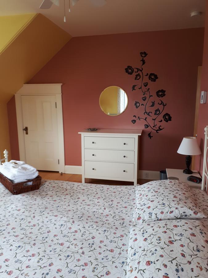 Dans Les Draps De Morphee Bed & Breakfast Campbellton Dış mekan fotoğraf